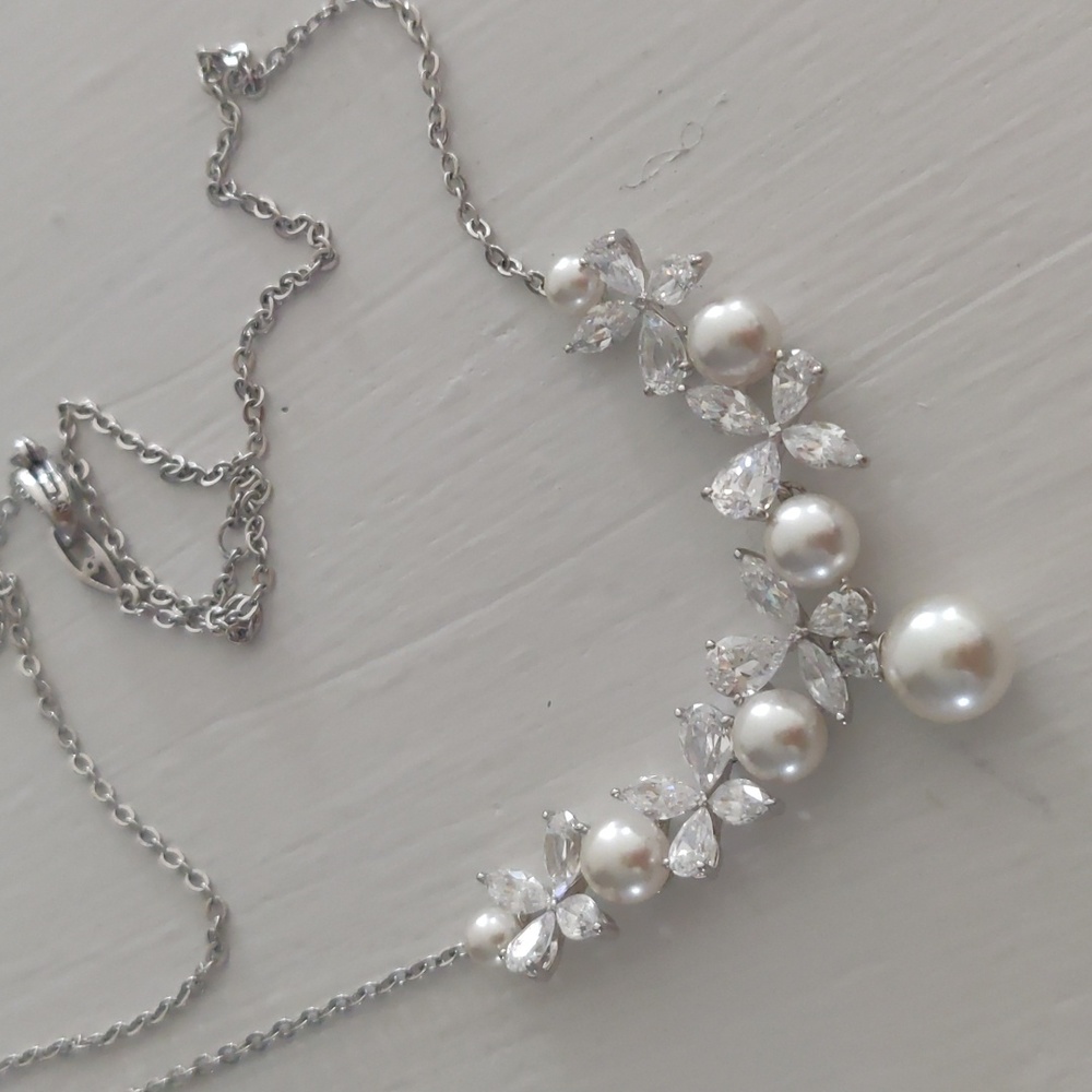 Eliot Danori crystal flowers and pearls